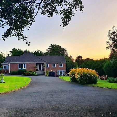 Idyllic 2 Bedroom Self-Contained Upsidedown Annexe Llandrindod Wells Exteriér fotografie