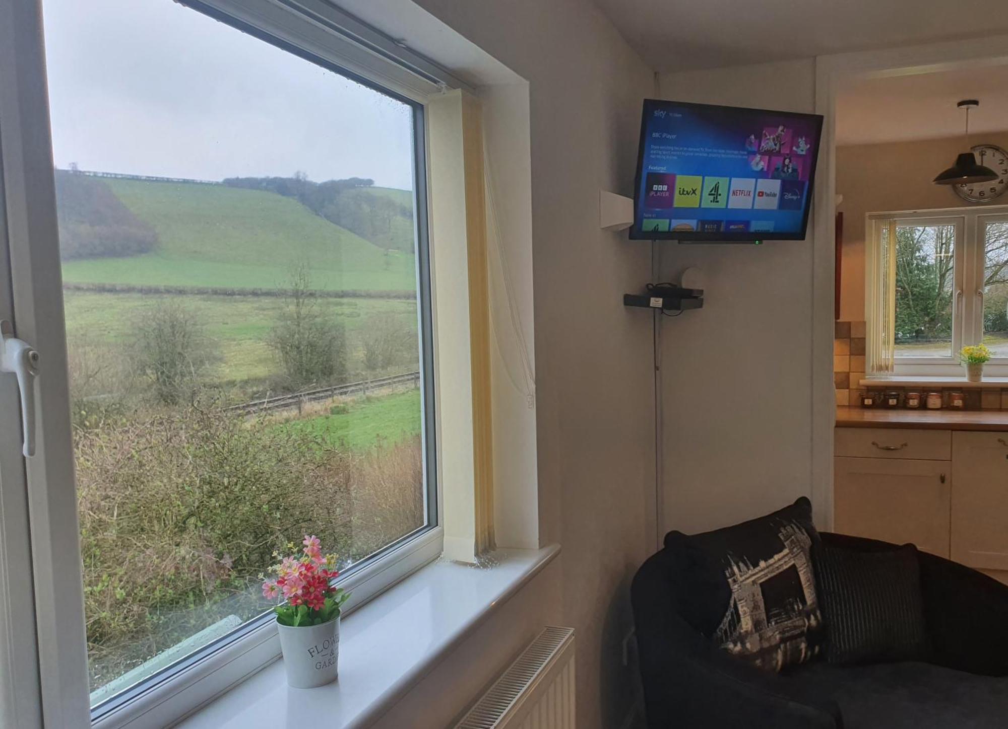 Idyllic 2 Bedroom Self-Contained Upsidedown Annexe Llandrindod Wells Exteriér fotografie