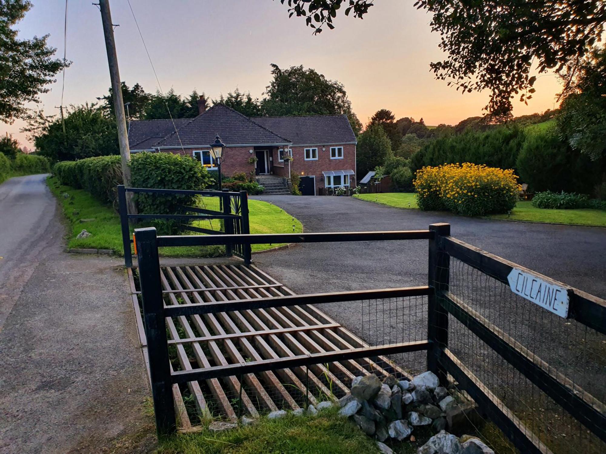 Idyllic 2 Bedroom Self-Contained Upsidedown Annexe Llandrindod Wells Exteriér fotografie